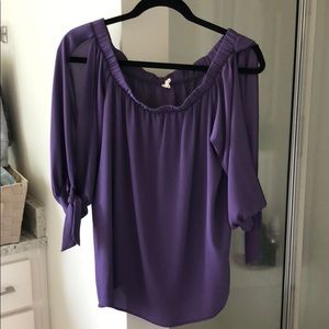 Off the shoulder game day top!